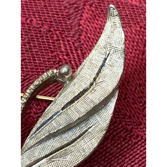 Vintage Classy B.S.K. Butterfly Silver Tone Brooch 2 1/8" x 1 5/8" - Picture 4 of 6